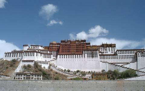 チベットの象徴「ポタラ宮」