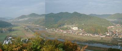 左手奥(川の上流)が、金屋子神社がある西比田地区です 左手奥(川の上流)が、金屋子神社がある西比田地区です