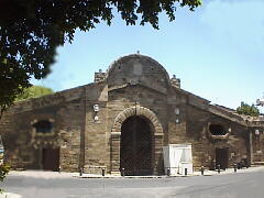 城壁に囲まれた旧市街への入り口、ファマグスタ門