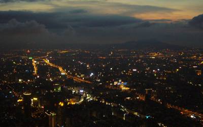 91階にある屋外展望台からの夕景
左手が台北駅付近、右手に見えるのが観音山です