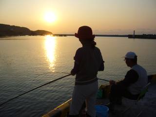 深浦港でBunbunさんと小アジ釣