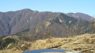 三の塔より塔の岳への従走路を見る