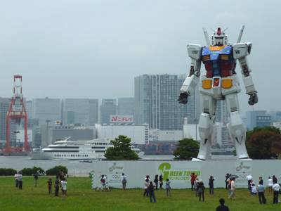 お台場に出現した、等身大（高さ18m）のガンダム