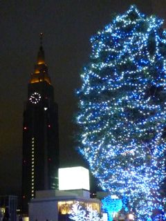 新宿駅サザンテラス口のイルミネーション