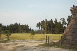 日本海に向かって緩やかに開けた台地上の、長者が原遺跡 日本海に向かって緩やかに開けた台地上の、長者が原遺跡