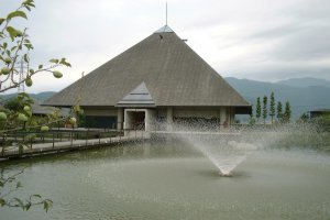 訪問者に心の安らぎの"一服"を、「百河豚(いっぷく)」美術館 訪問者に心の安らぎの"一服"を、「百河豚(いっぷく)」美術館