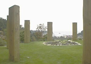 列柱を原寸で復元・移築してある、「環状木列柱の丘」