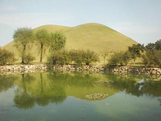 「屋根のない博物館」慶州(Kyongju)の古墳公園 「屋根のない博物館」慶州(Kyongju)の古墳公園