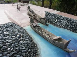 展示館前に置かれた「船着場の模型」