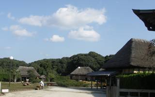 「風土記の丘」民家園 : 入園料200円 「風土記の丘」民家園 : 入園料200円