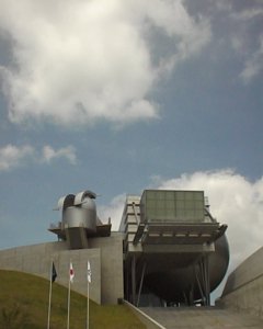 宇宙ステーションのような佐賀県立宇宙科学館