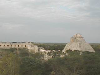 魔法使いのピラミッド(メキシコ):世界各国の遺跡より 魔法使いのピラミッド(メキシコ):世界各国の遺跡より