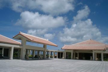 沖縄サミット（2000年7月）の会場となった万国津梁館