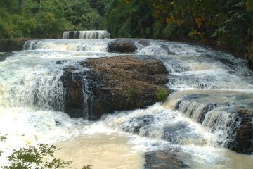 Seven Step Waterfall（七段の滝）