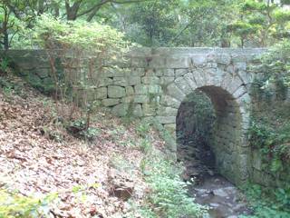 ドイツ人俘虜が、母国の技術を生かして作ったアーチ型石橋