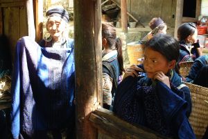 ラオチャイ（Lao Chai）村の売り子さんたち