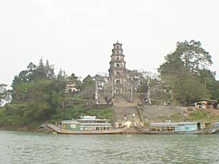 天女伝説のあるティエンムー寺院 天女伝説のあるティエンムー寺院