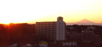 外廊下から見た夕日