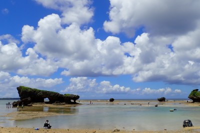 干潮の裏真栄田ビーチ